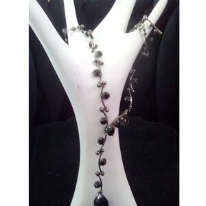 Vintage Monet Gunmetal Black Crystal Teardrop Y-Drop Lariat grey black signed